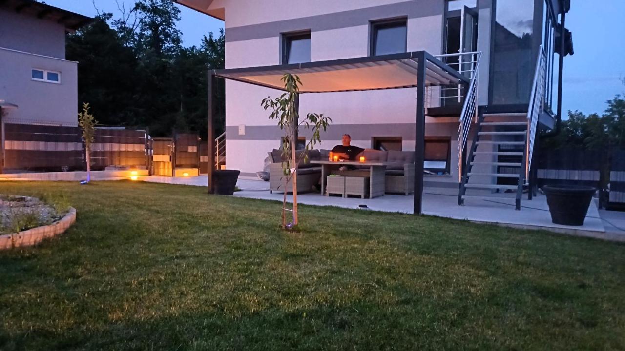 Apartmaji Stars Mavcice Exteriér fotografie